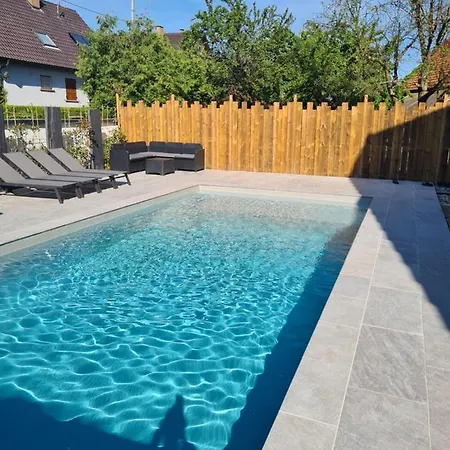 Logement Prive Dans Une Villa Avec Piscine Dalhunden Exterior photo