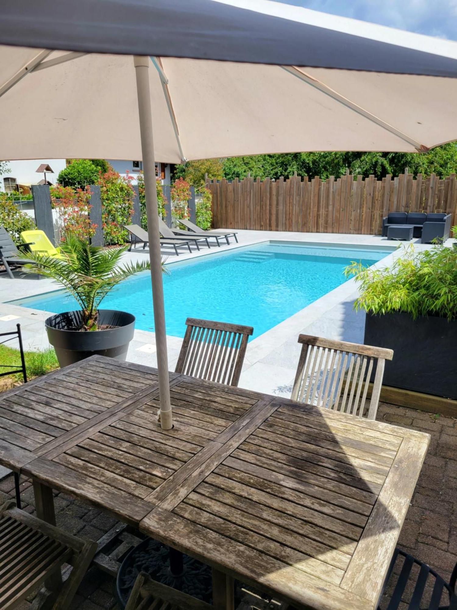 Prive Dans Avec Piscine Villa Dalhunden